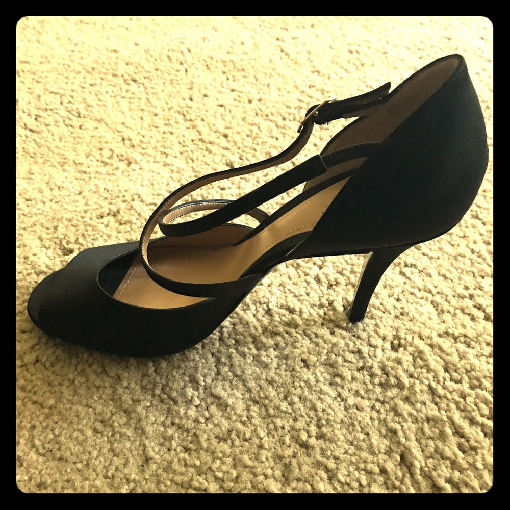 Armani Collection Heels size-40