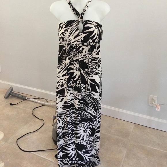 Dress - Picture 1 of 3