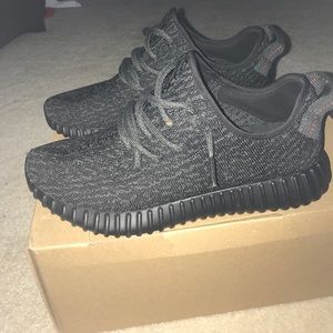 Pirate black yeezy boost 350 100% authentic