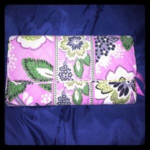 Vera Bradley magnetic close trifold wallet