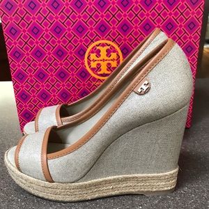Tory Burch Majorca Metallic Canvas Wedge Size 8.5