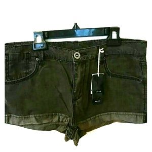 BCBG MAXAZRIA SUMMER SHORT