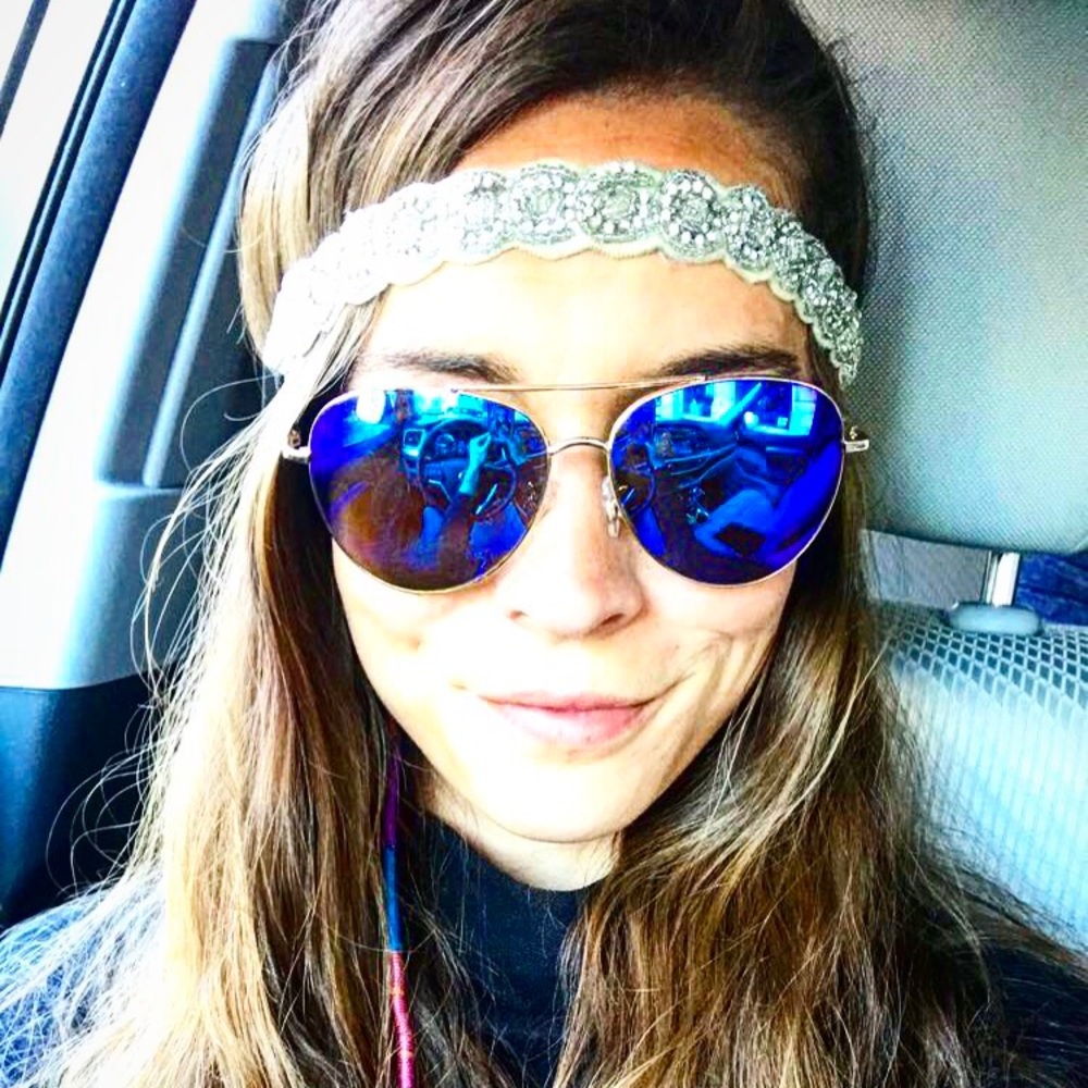 Meet your Posher, Hallie