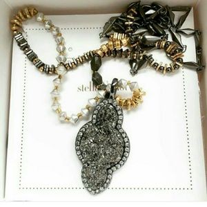 Stella and Dot Relic pendant necklace