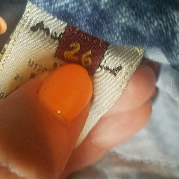 7ForAllManKind - Picture 3 of 4