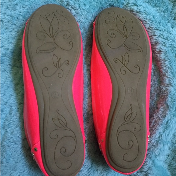 Flats - Picture 2 of 4