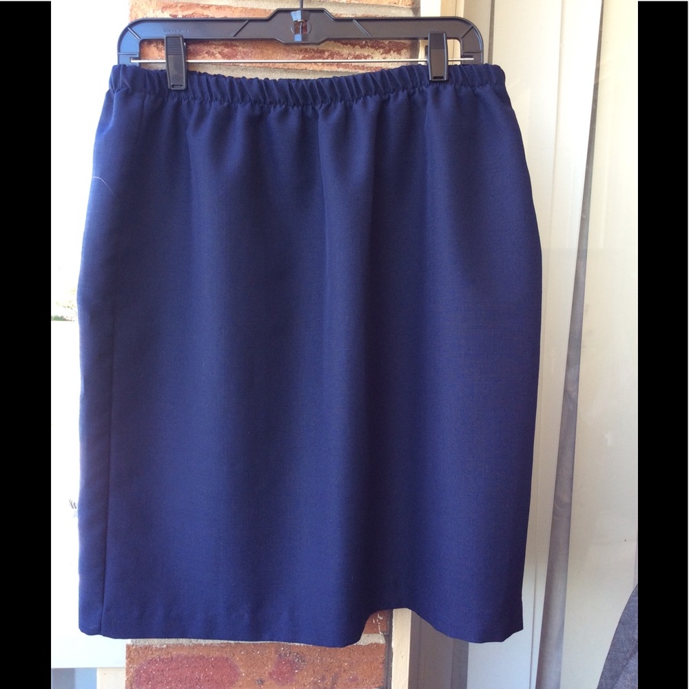 Navy blue skirt size 16