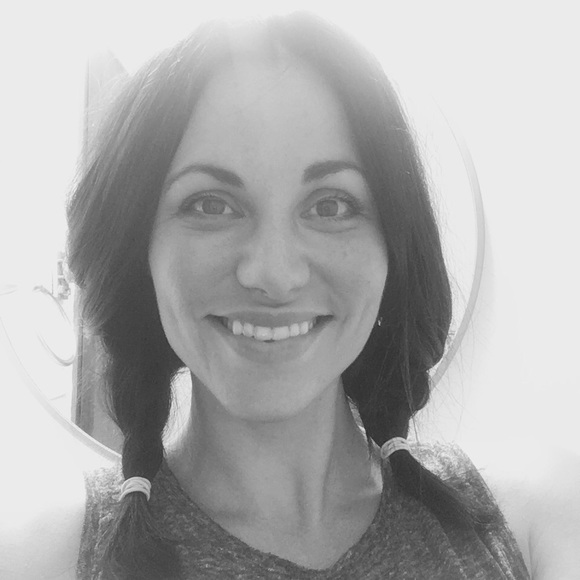 Meet your Posher, Jo - Picture 2 of 2