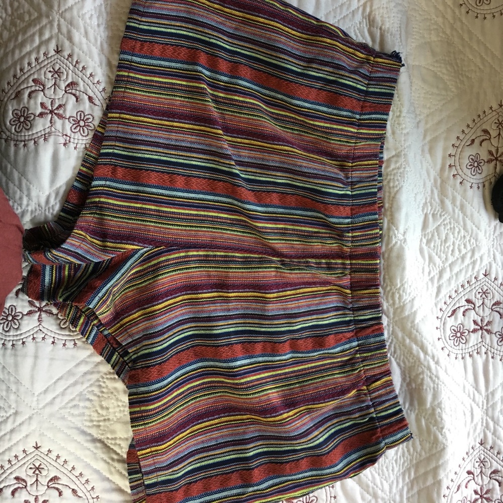 Stripe color shorts