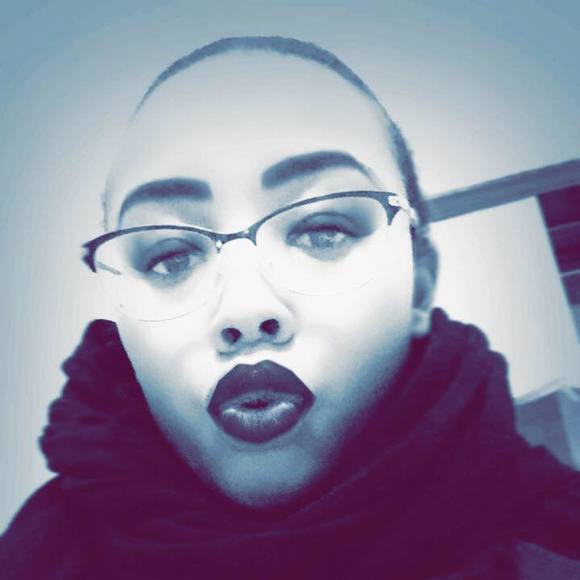 Meet your Posher, Vanity - Picture 2 of 3