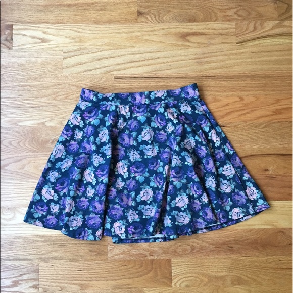 Mossimo Supply Co. Dresses & Skirts - Mossimo floral skater skirt