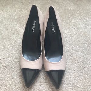 Nine west color block- cream and black pump heels