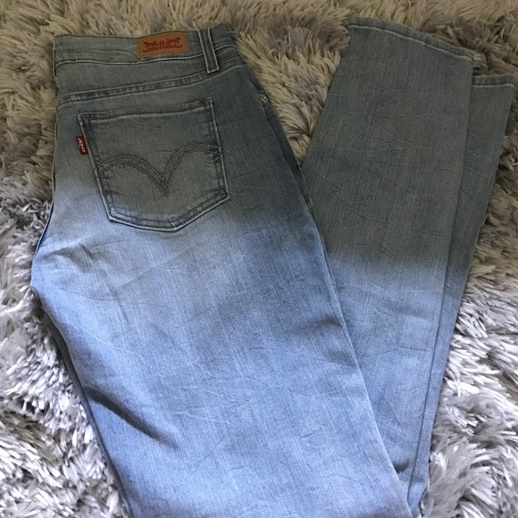 Levi Jeans - Picture 2 of 2