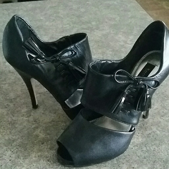 White Horse Black Market Heels - Picture 1 of 2