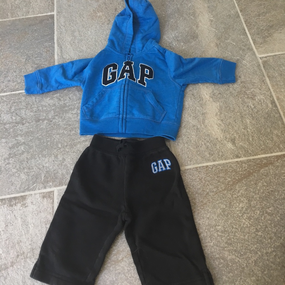 Baby Gap matching sweat pants and sweatshirt