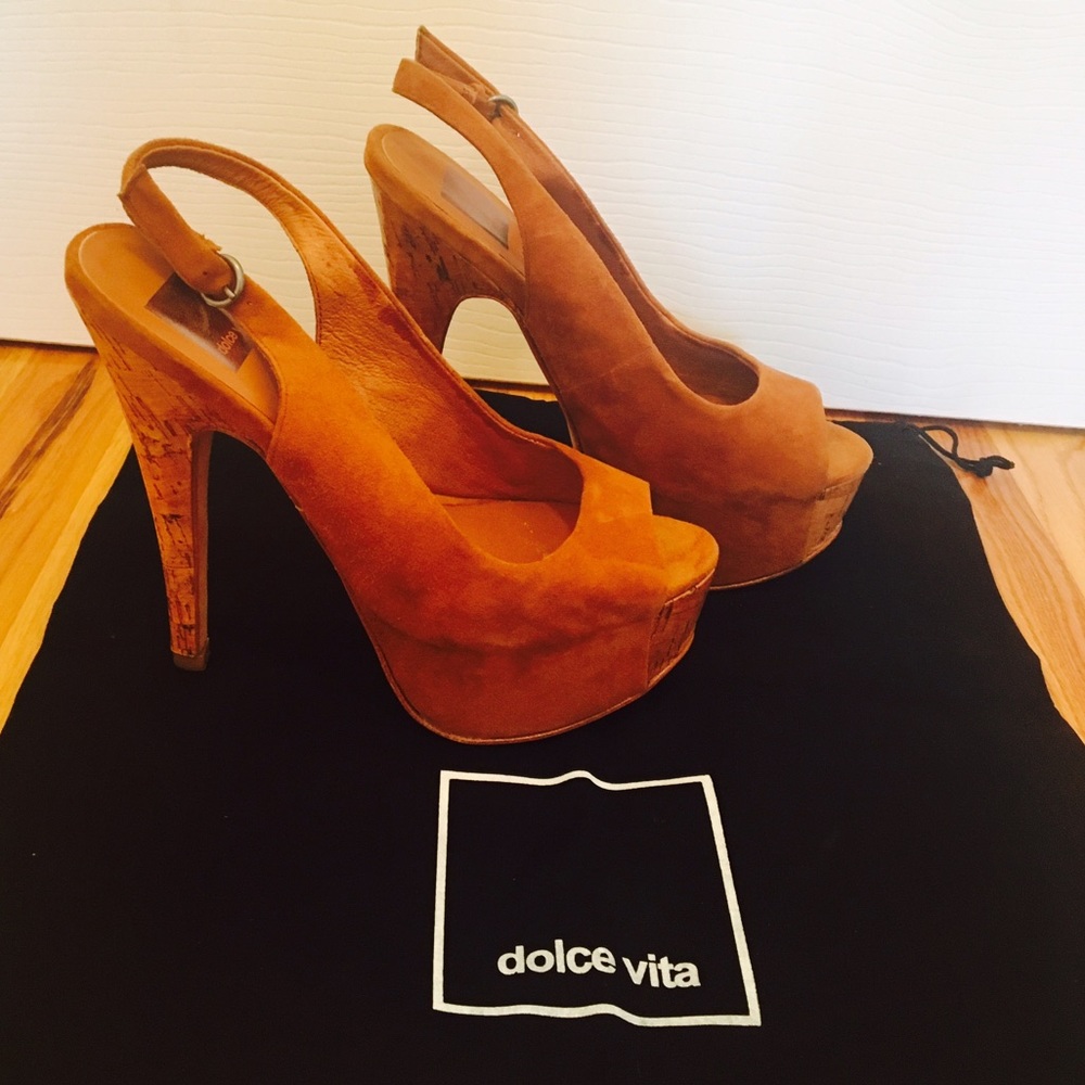 Sale❗️New DolceVita Platforms in Tan Suede❗️