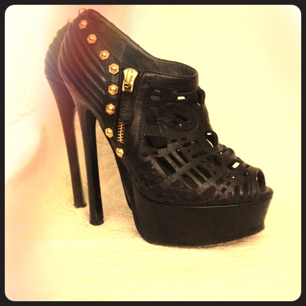 Monika Chiang Moto booties