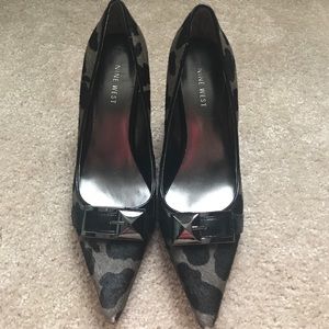 Black and gray leopard Nine west pump heels