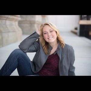 Meet your Posher, Haley