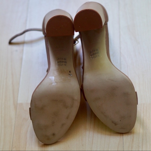 ✨🔥Ankle Strap Heels in Taupe🔥✨ - Picture 4 of 6