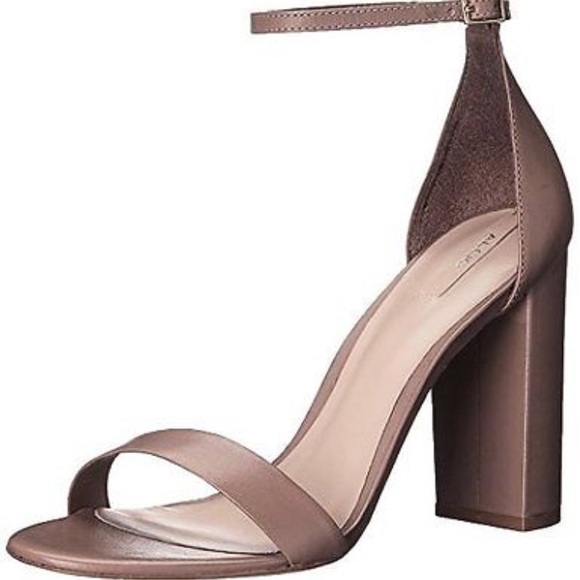 ✨🔥Ankle Strap Heels in Taupe🔥✨ - Picture 6 of 6