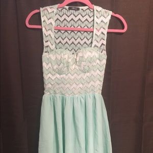Mint balconnet chiffon dress with zigzag pattern