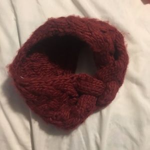 Maroon knitted headband