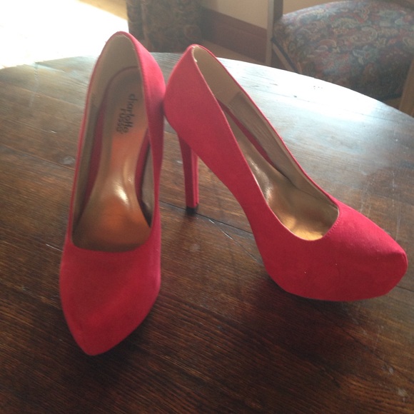 BRAND NEW HEELS - Picture 1 of 4