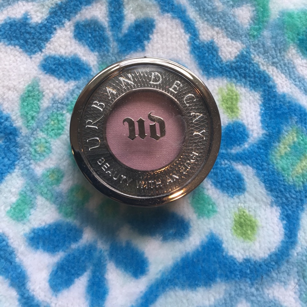Urban Decay New Magic eye shadow (Wicked Glinda)