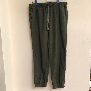 Size M olive pants