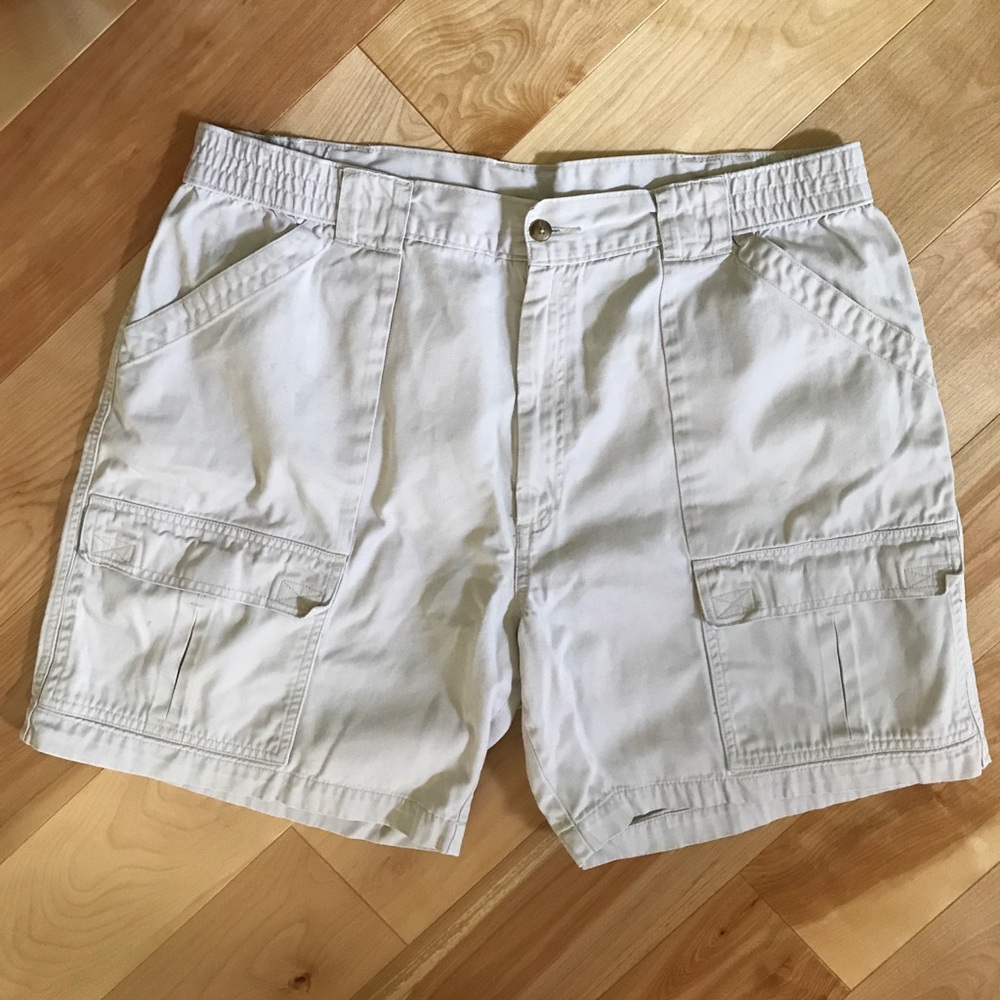 Men's khaki cargo shorts