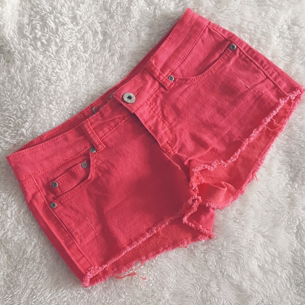 Vintage faded distressed shorts red/pink