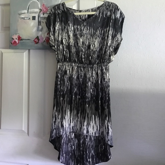 Express dress, slight high low - Picture 1 of 2
