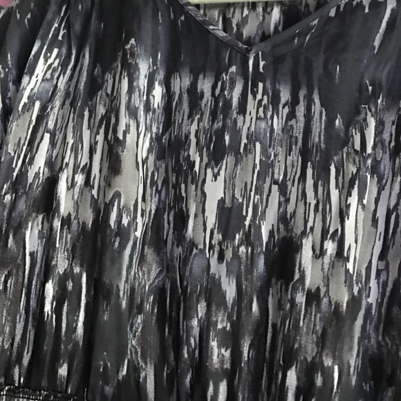 Express dress, slight high low - Picture 2 of 2