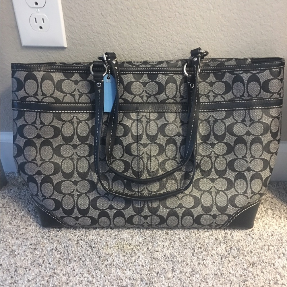 AUTHENTIC!!! COACH Tote