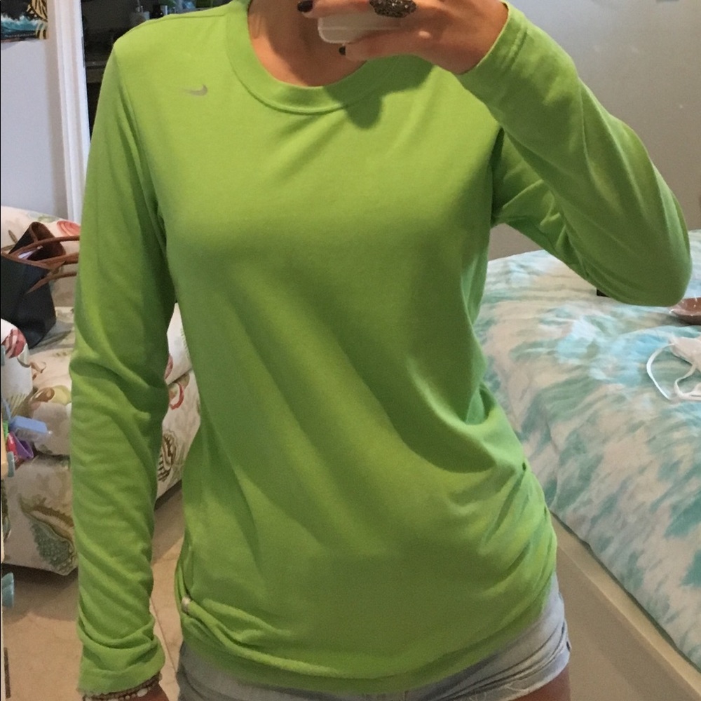 Small nike dri fit cotton tshirt
