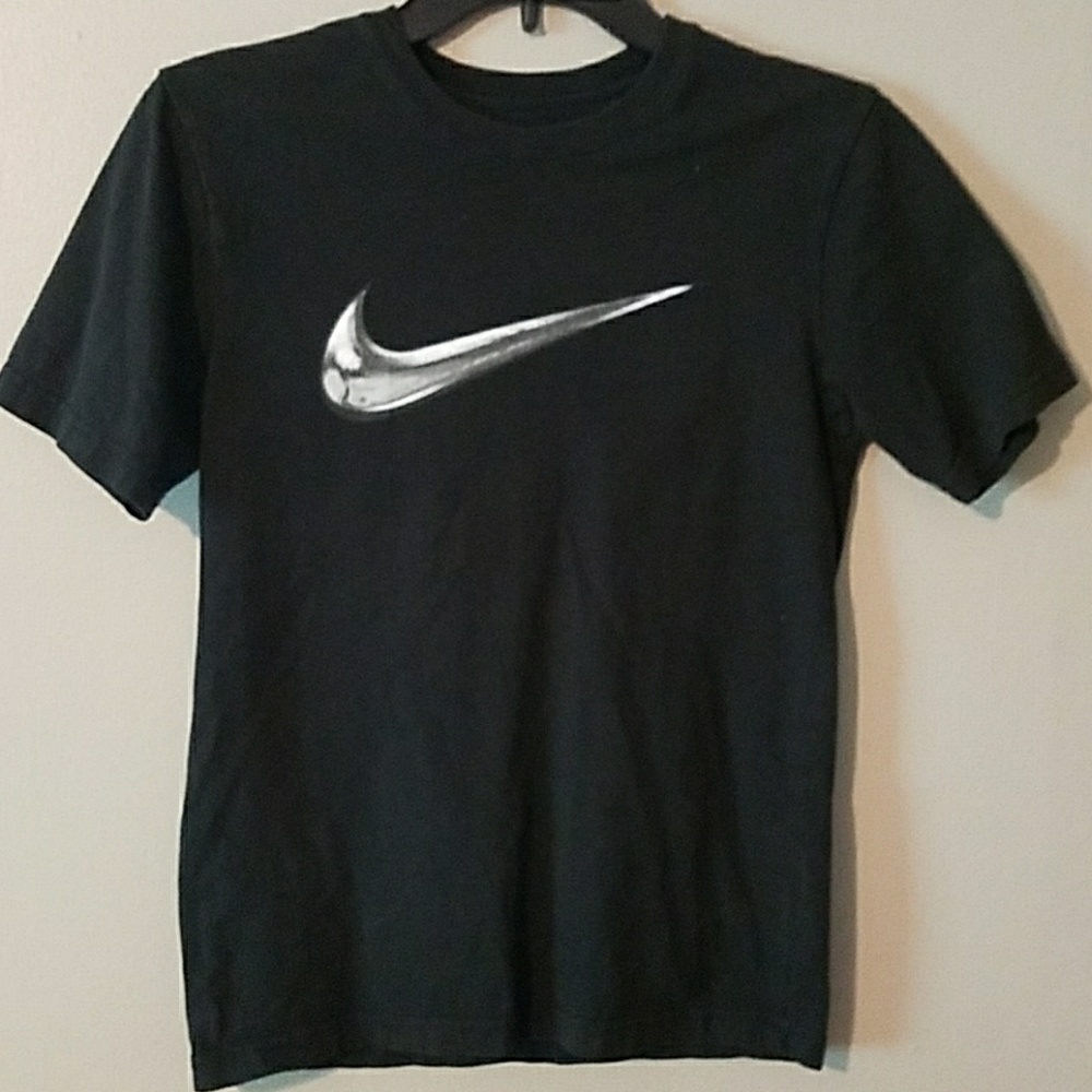 Boys Nike T-shirt