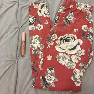 Leggings & KKY Lipgloss