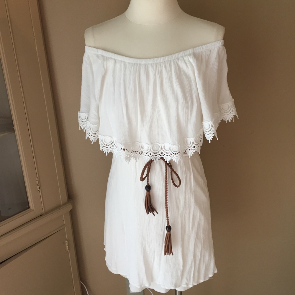 White lace off the shoulder mini dress-small