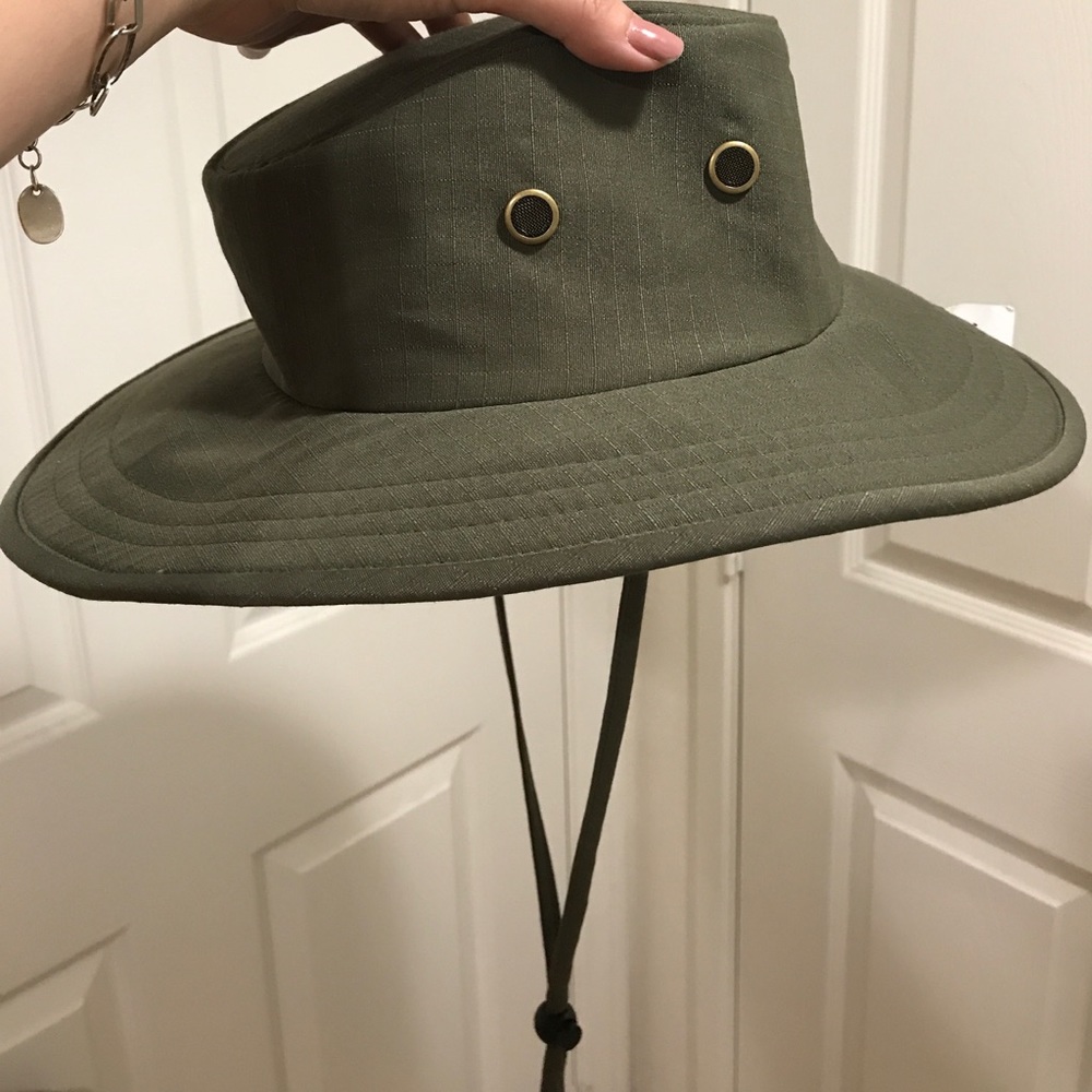 Hiking hat