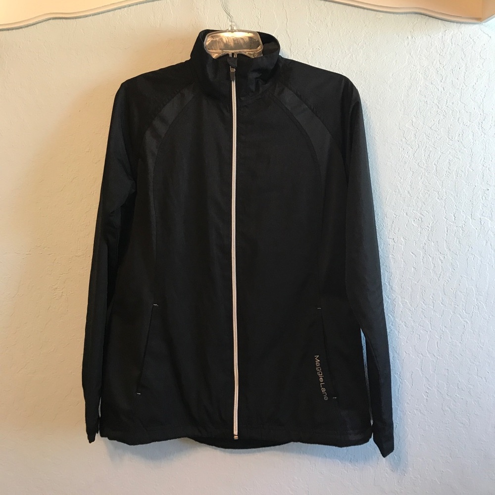 Golf wind breaker