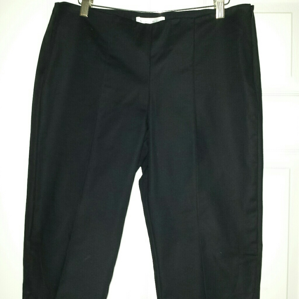 White House Black Market capris