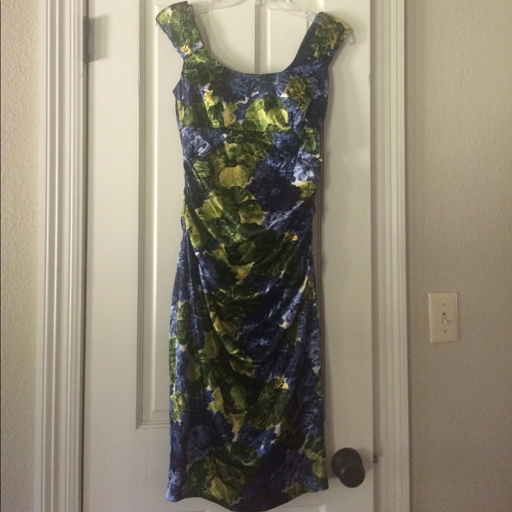 NWOT lovely London Times dress in festive print 4P