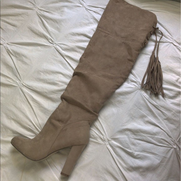 Over the knee boots - Picture 2 of 4