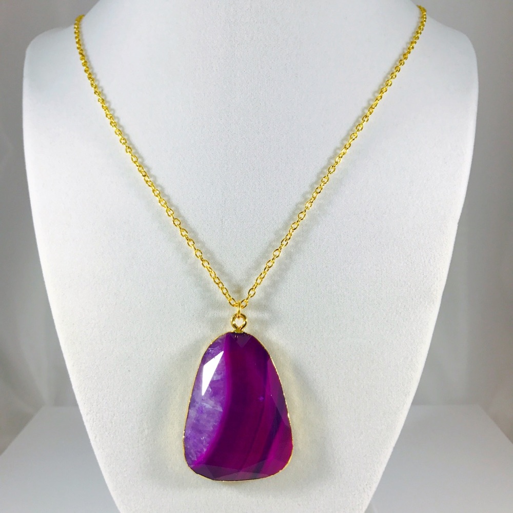 🎉HP!🆕💕Pink onxy agate druzy geode pendant