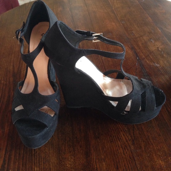 USED HEELS - Picture 2 of 4