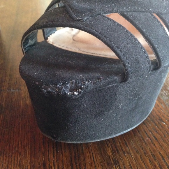 USED HEELS - Picture 3 of 4