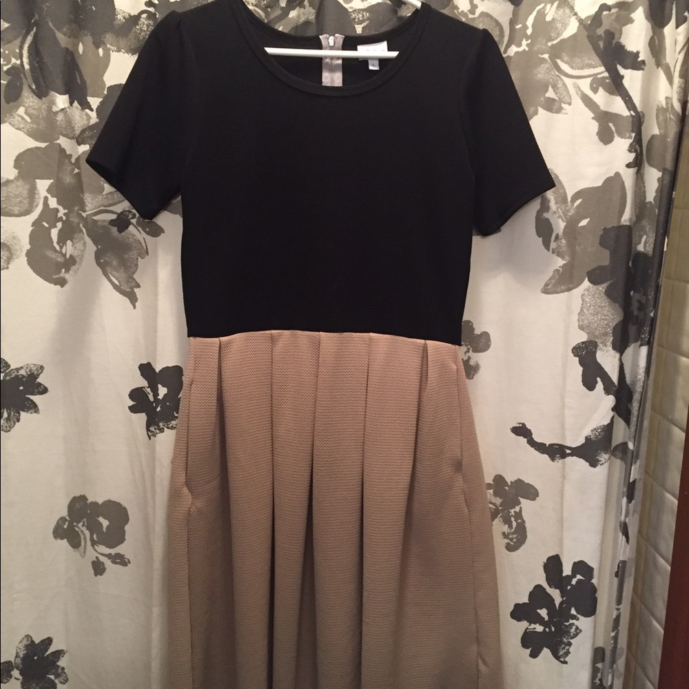 Gently loved Lularoe Amelia