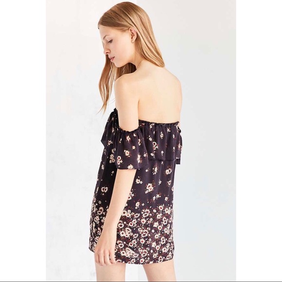 UO Kimchi Blue Rafina Ruffle Dress - Picture 4 of 8