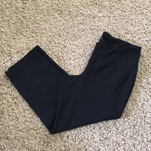 Black Old Navy Athletic Crops